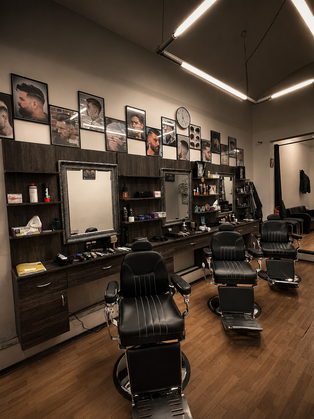 Interiér Tata Barbershop v Praze